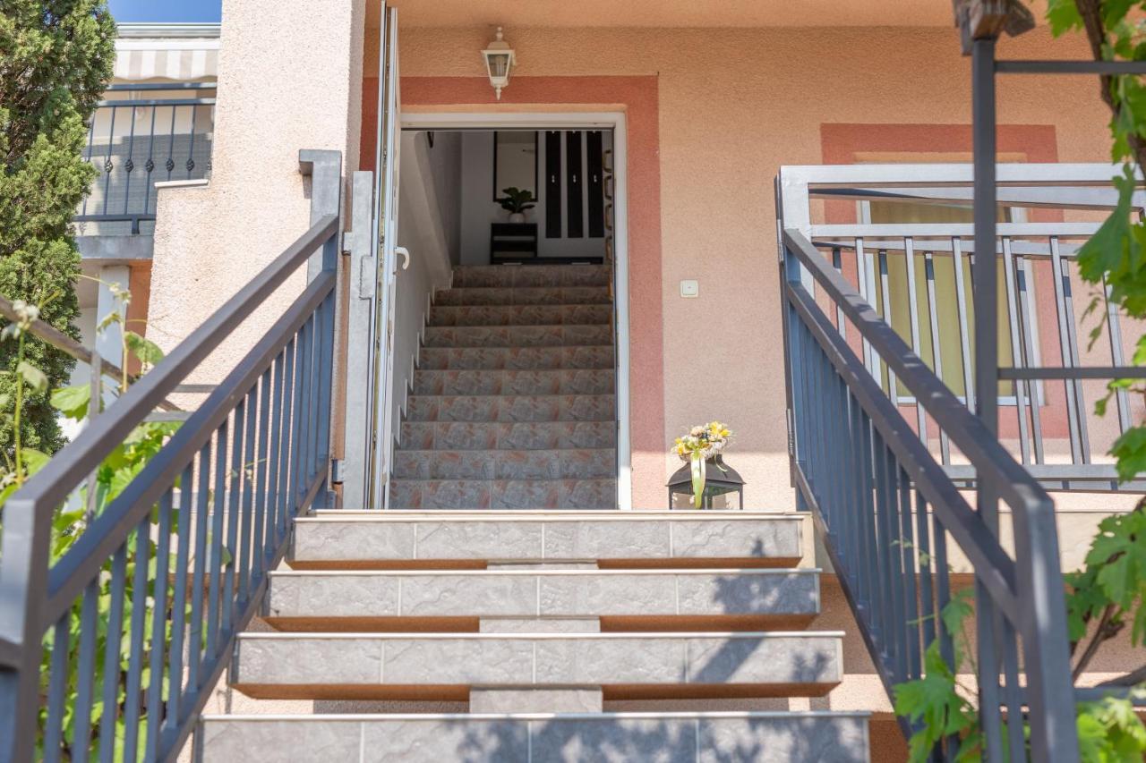 סנג' Apartman Mia מראה חיצוני תמונה
