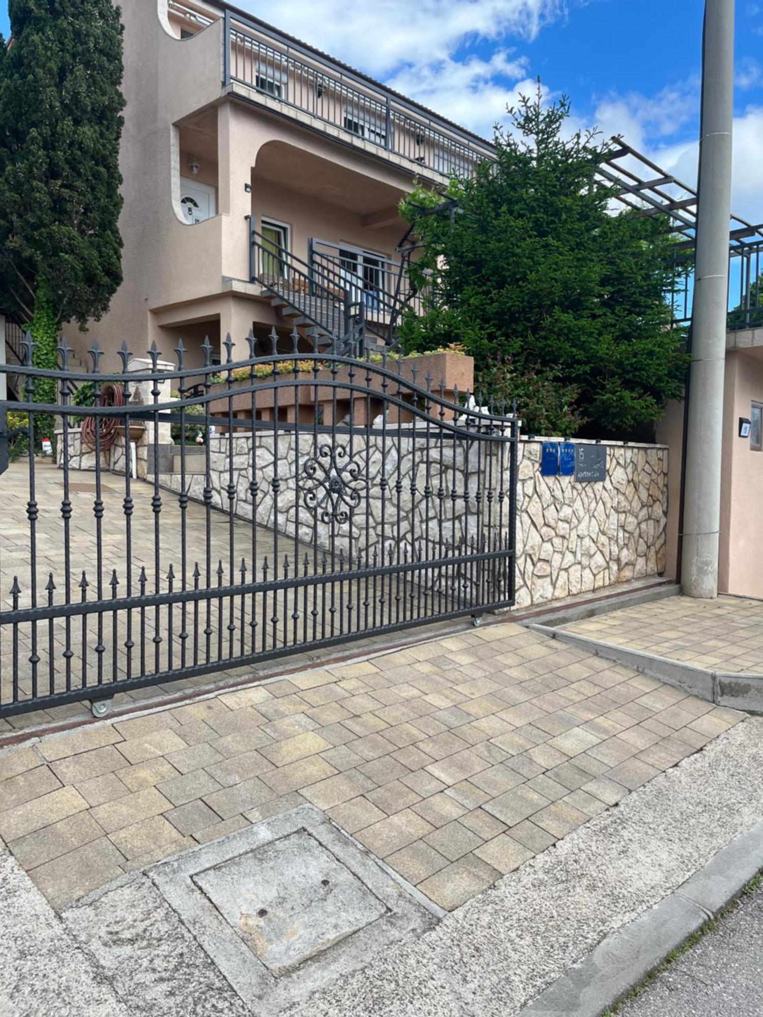 סנג' Apartman Mia מראה חיצוני תמונה